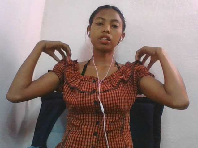 Layah7 live cam on BongaCams