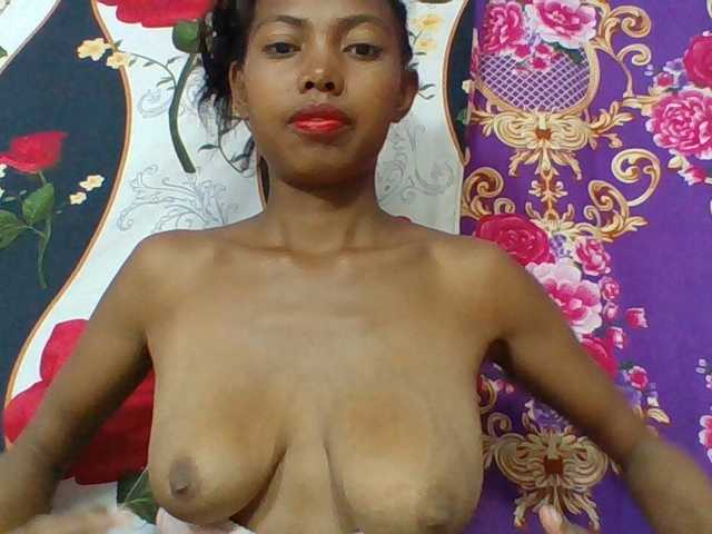 Layah7 live cam on BongaCams