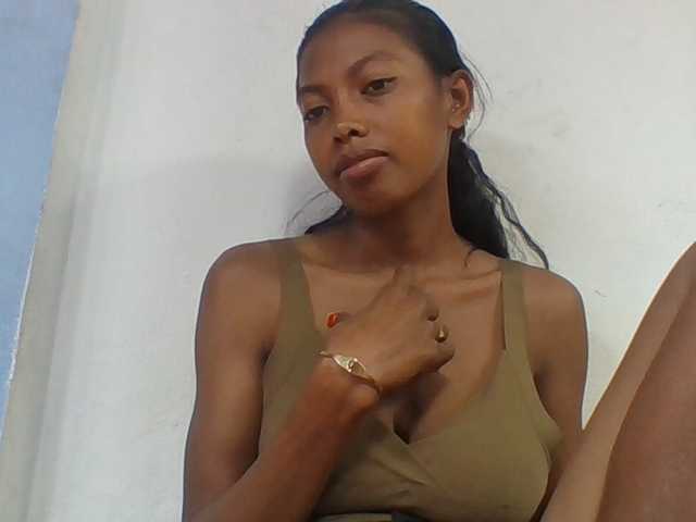 Layah7 live cam on BongaCams