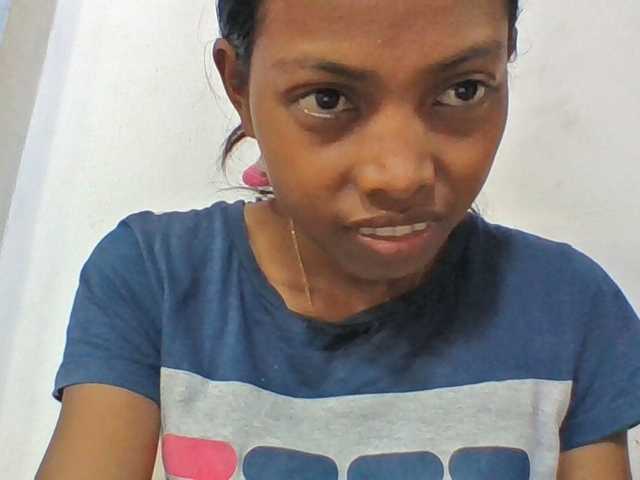 Layah7 live cam on BongaCams