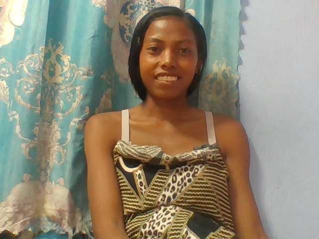 Layah7 live webcam show