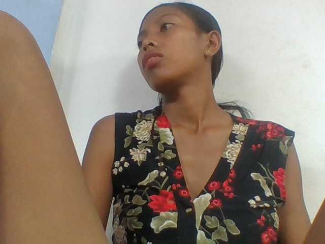 Layah7 live webcam show