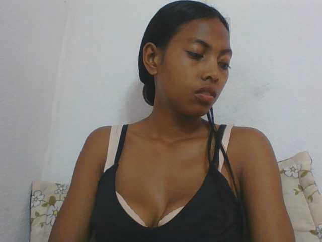 Layah7 live cam on BongaCams