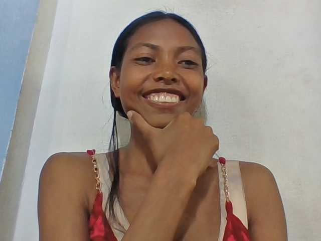 Layah7 live cam preview