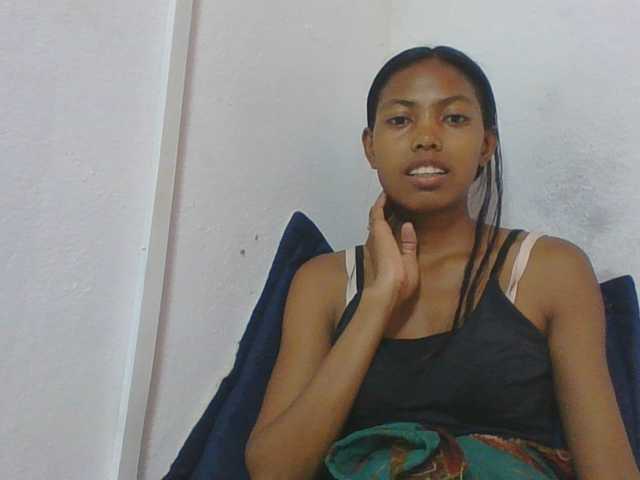 Layah7 live cam on BongaCams