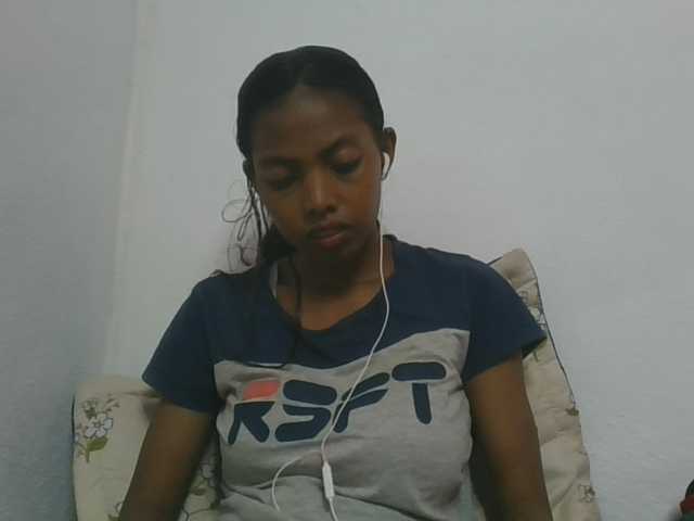 Layah7 live cam on BongaCams