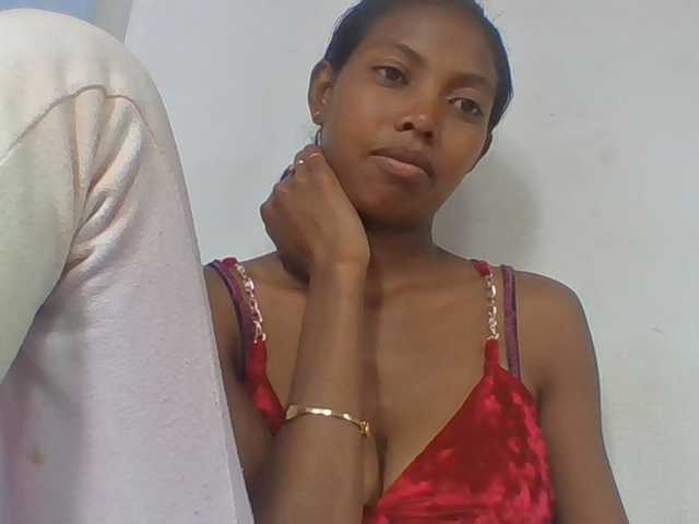 Layah7 live webcam show