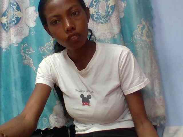 Layah7 webcam