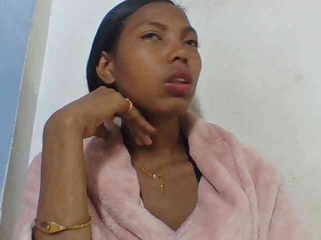 Layah7