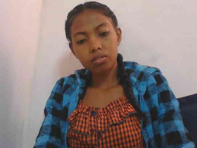 Layah7