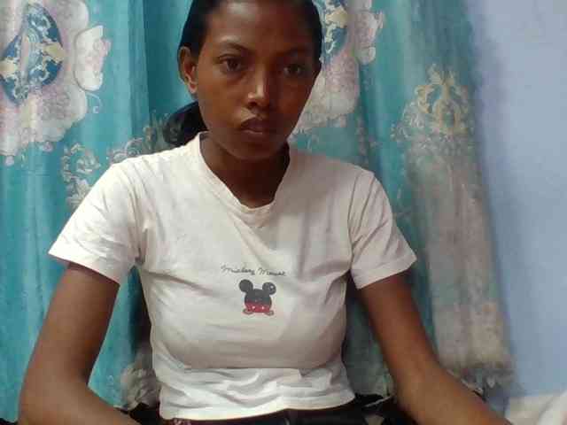 Layah7 webcam