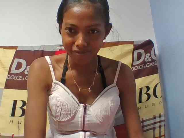 Layah7 webcam