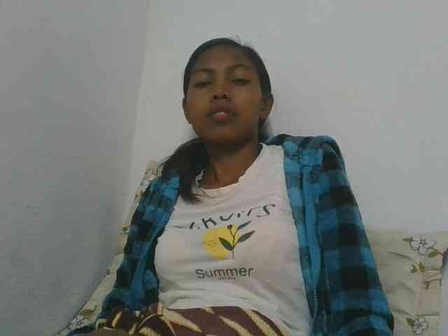 Layah7