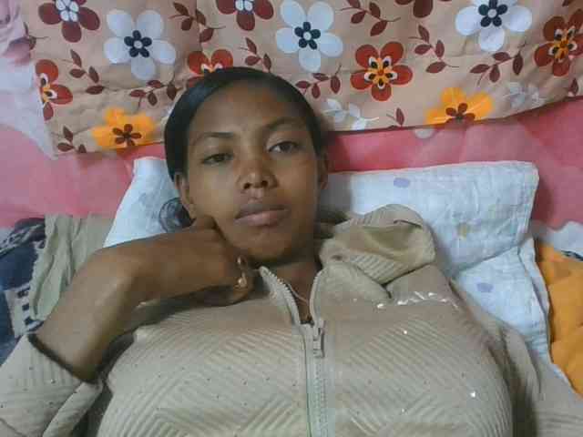Layah7