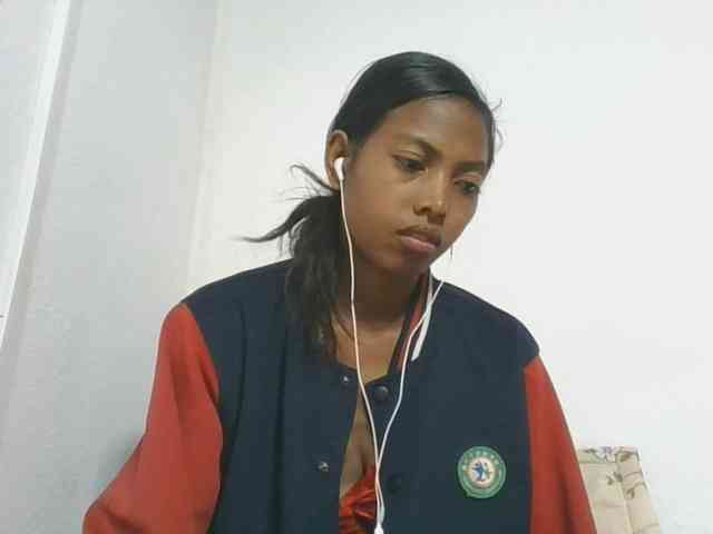 Layah7