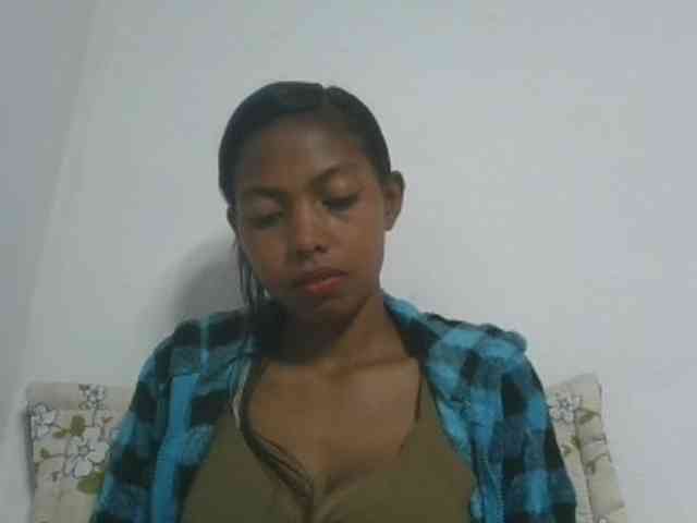 Layah7
