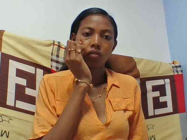 Layah7 webcam