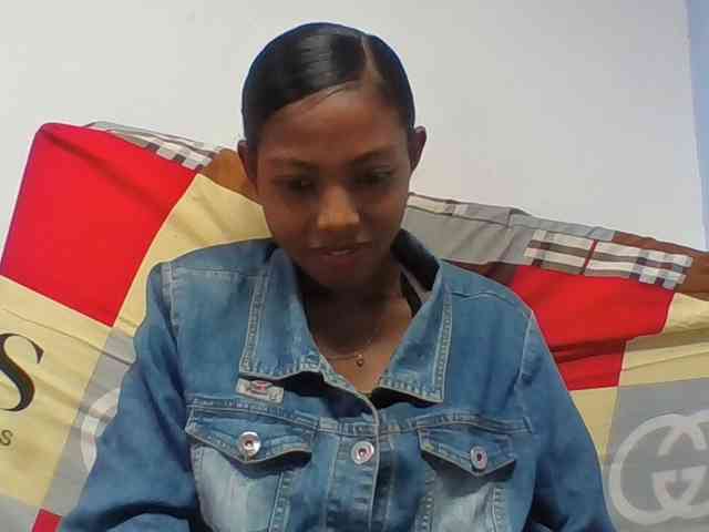 Layah7