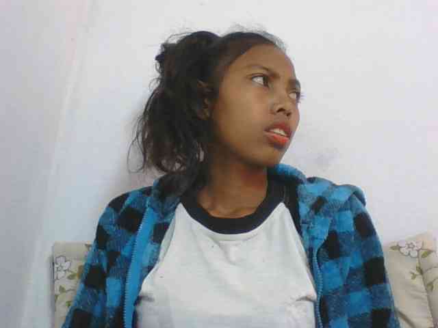 Layah7