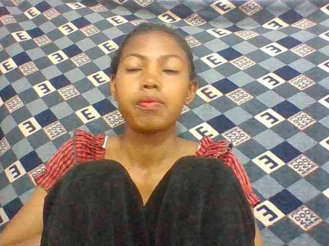 Layah7
