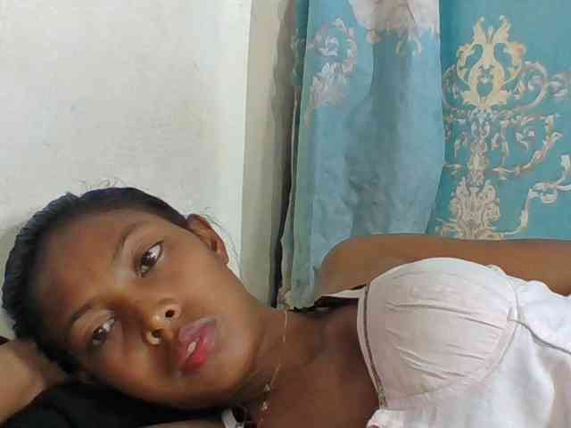 Layah7 webcam