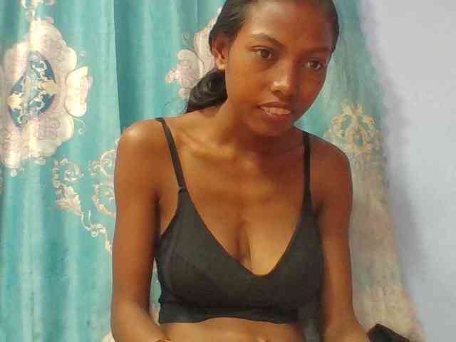 Layah7 webcam