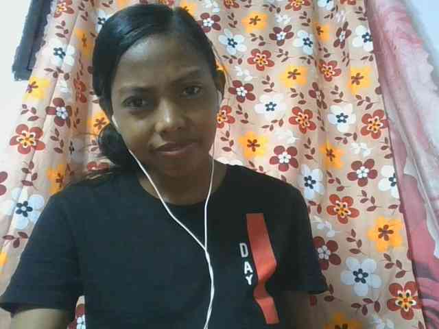 Layah7