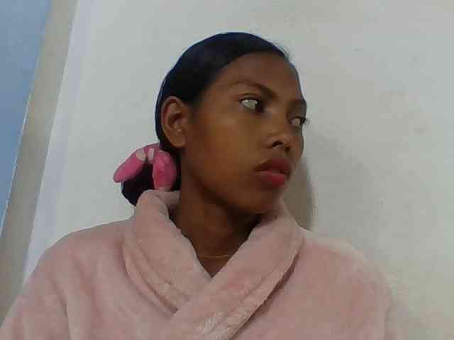 Layah7 webcam