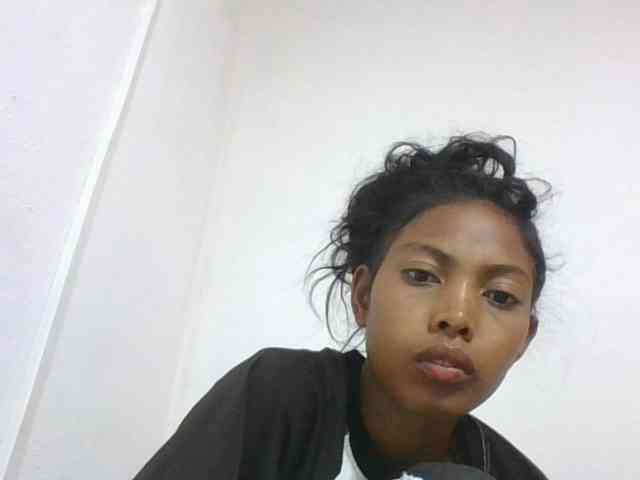Layah7