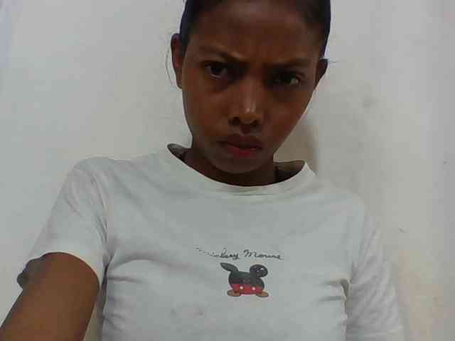 Layah7 webcam