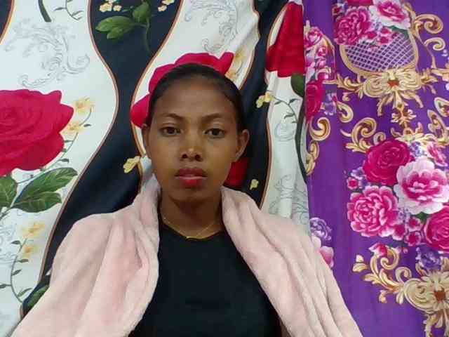 Layah7