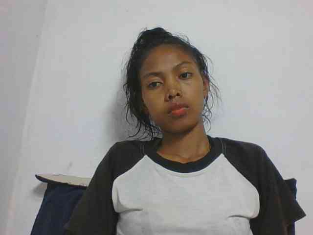 Layah7