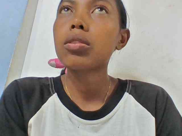 Layah7