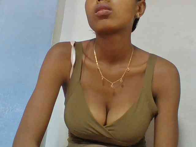 Layah7 webcam