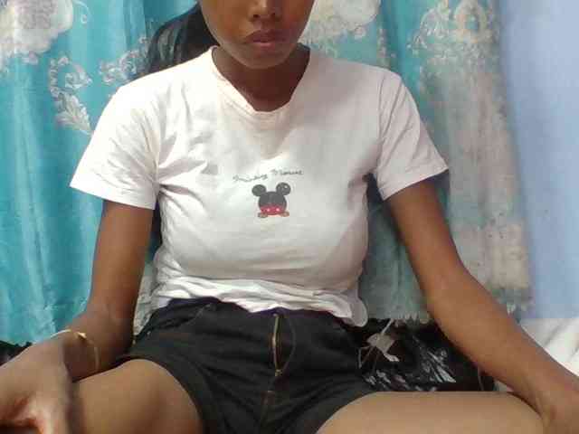 Layah7 webcam