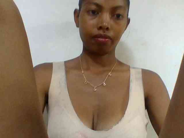 Layah7 webcam