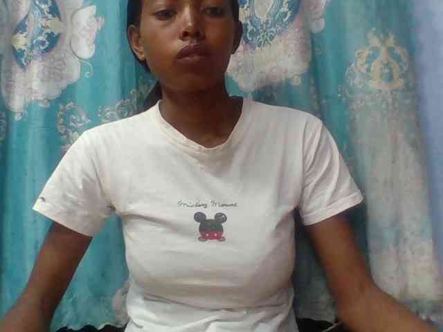Layah7 webcam