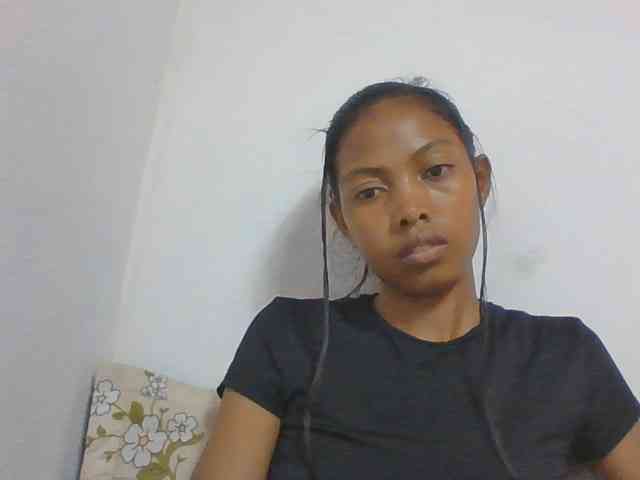 Layah7