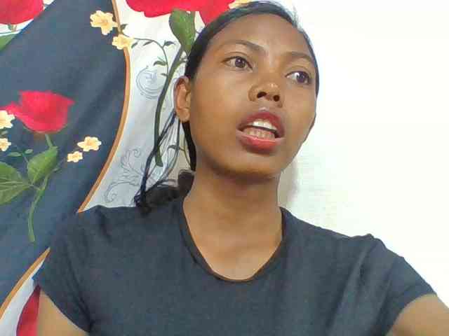 Layah7 webcam