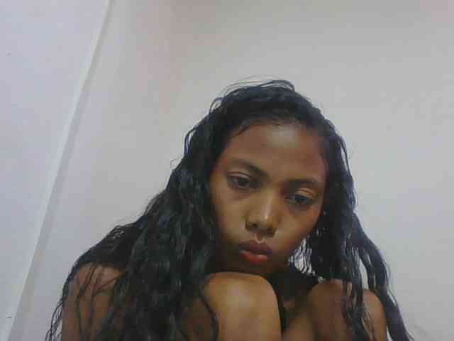 Layah7