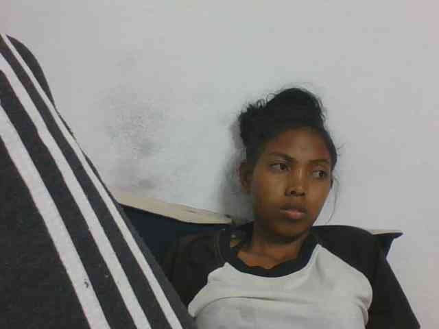 Layah7