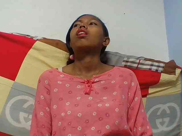 Layah7 webcam