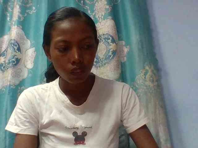 Layah7 webcam