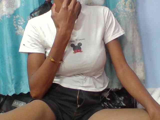 Layah7 webcam