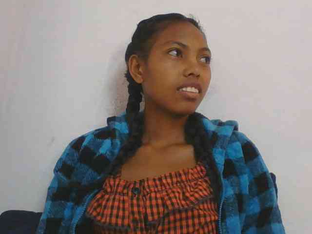 Layah7