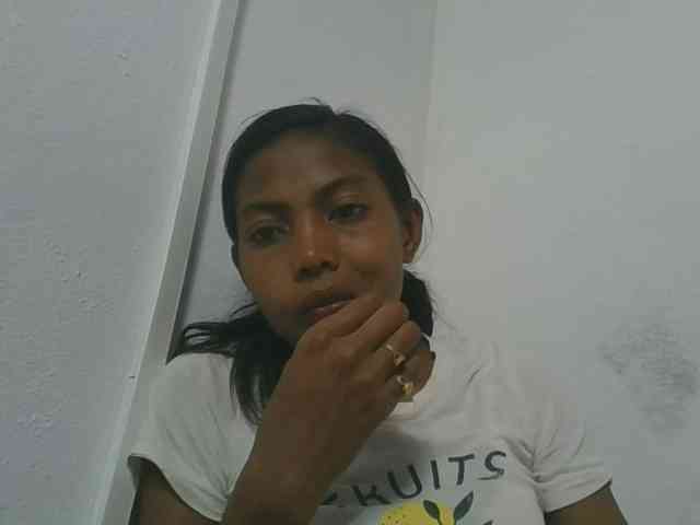 Layah7 webcam