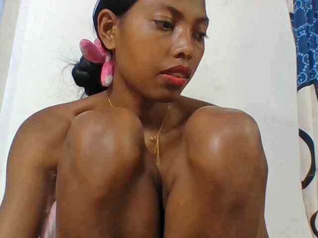 Layah7 webcam