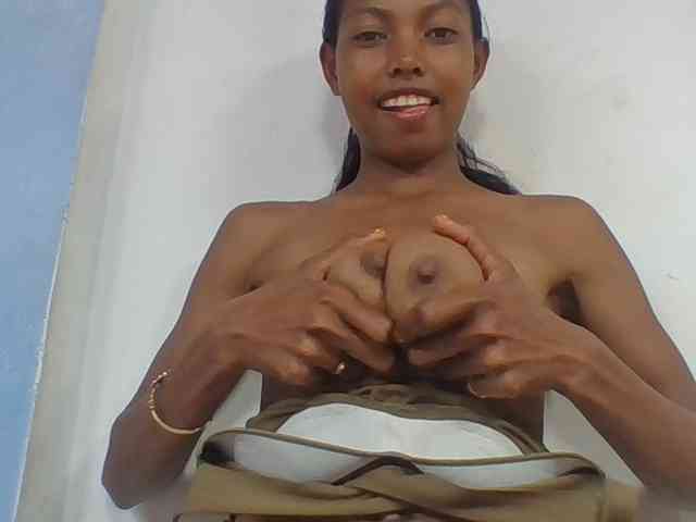Layah7 webcam