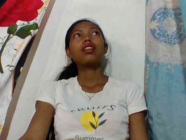 Layah7 webcam