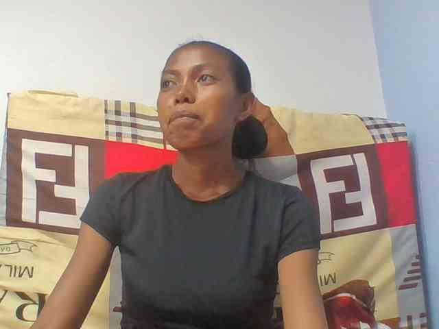 Layah7 webcam
